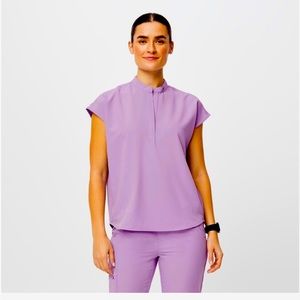 Figs scrub top